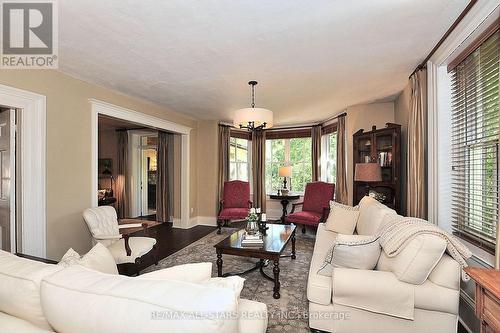 60 Meadowbrook Lane, Markham, ON - Indoor Photo Showing Living Room