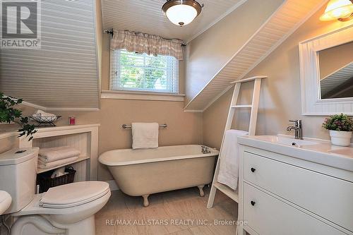 60 Meadowbrook Lane, Markham, ON - Indoor Photo Showing Bathroom