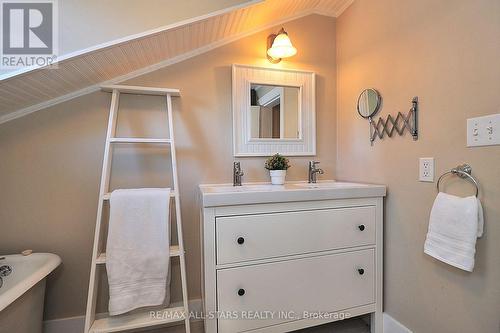 60 Meadowbrook Lane, Markham, ON - Indoor Photo Showing Bathroom