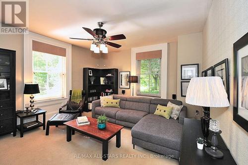 60 Meadowbrook Lane, Markham, ON - Indoor Photo Showing Living Room