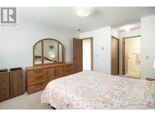 1055 Glenwood Avenue Unit# 109, Kelowna, BC - Indoor Photo Showing Bedroom