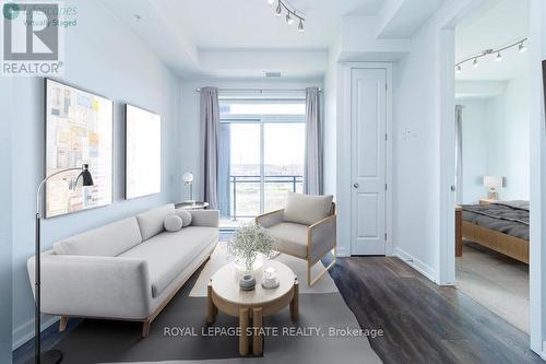 417 - 4040 Upper Middle Road, Burlington (Tansley), ON - Indoor Photo Showing Living Room