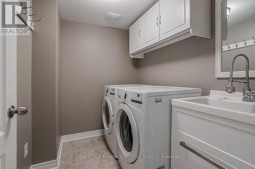 60 - 4823 Thomas Alton Boulevard, Burlington (Alton), ON - Indoor Photo Showing Laundry Room