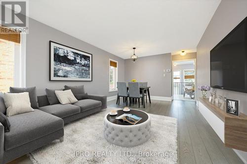 45 Flemington Drive, Caledon, ON - Indoor Photo Showing Living Room