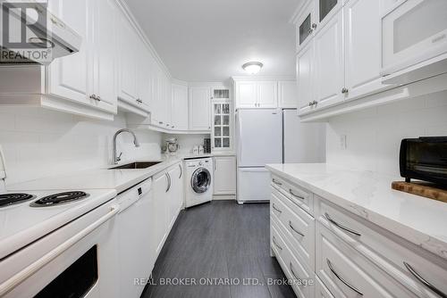 412 - 714 The West Mall, Toronto (Eringate-Centennial-West Deane), ON - Indoor Photo Showing Kitchen