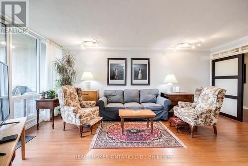 412 - 714 The West Mall, Toronto (Eringate-Centennial-West Deane), ON - Indoor Photo Showing Living Room