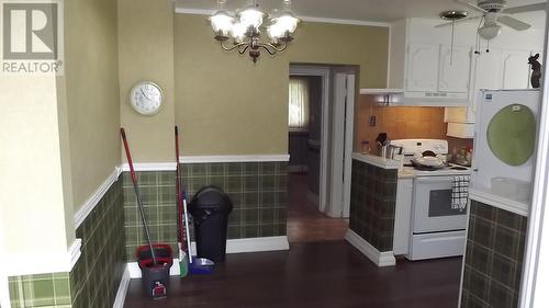 118 Axmith Ave, Elliot Lake, ON - Indoor Photo Showing Kitchen