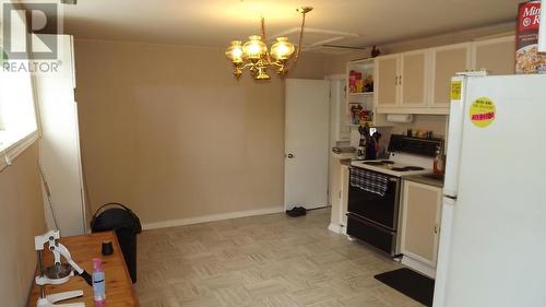 118 Axmith Ave, Elliot Lake, ON - Indoor Photo Showing Kitchen