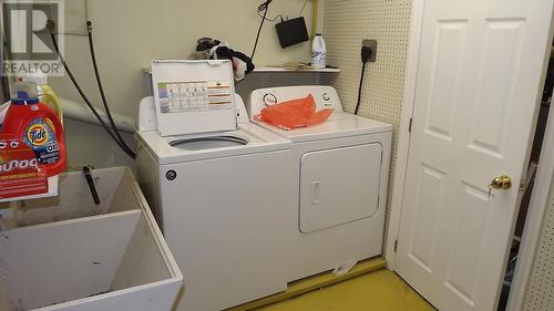 118 Axmith Ave, Elliot Lake, ON - Indoor Photo Showing Laundry Room