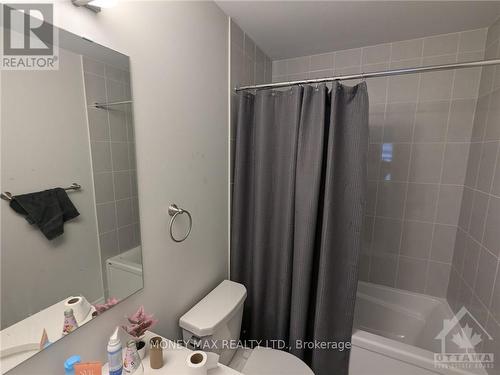 242 Beaugency Street, Ottawa, ON - Indoor Photo Showing Bathroom