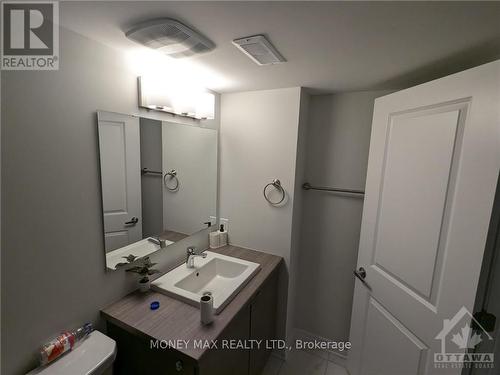 242 Beaugency Street, Ottawa, ON - Indoor Photo Showing Bathroom