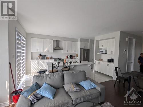 242 Beaugency Street, Ottawa, ON - Indoor Photo Showing Living Room