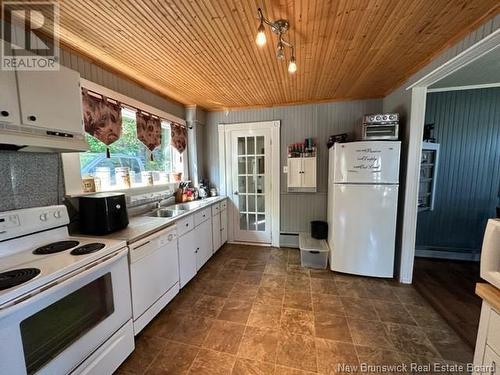 134 Ramsay Street, Dalhousie, NB - Indoor Photo Showing Kitchen