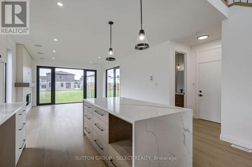 4 Kaiser Lane, Middlesex Centre (Komoka), ON - Indoor Photo Showing Kitchen