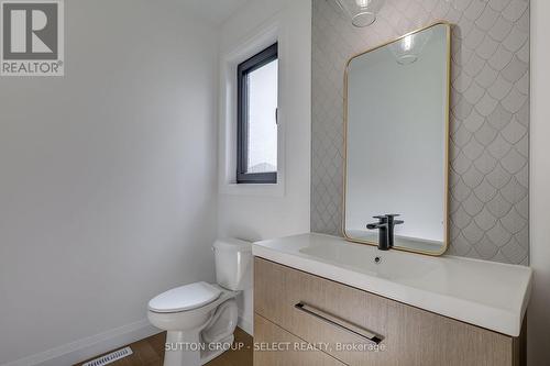 4 Kaiser Lane, Middlesex Centre (Komoka), ON - Indoor Photo Showing Bathroom