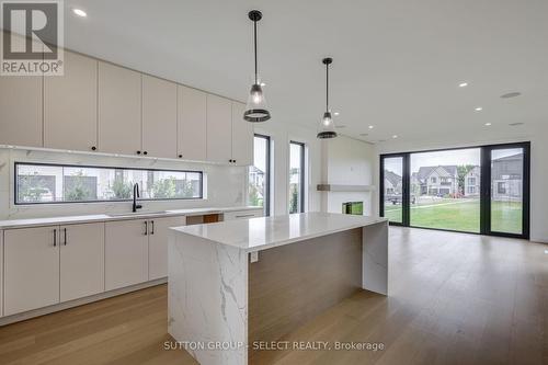 4 Kaiser Lane, Middlesex Centre (Komoka), ON - Indoor Photo Showing Kitchen With Upgraded Kitchen