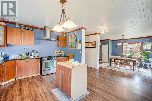 2489 Purdy Road, Robson, BC - Indoor Photo Showing Kitchen