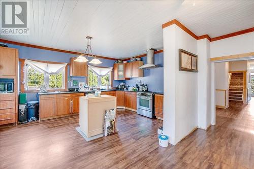 2489 Purdy Road, Robson, BC - Indoor Photo Showing Kitchen