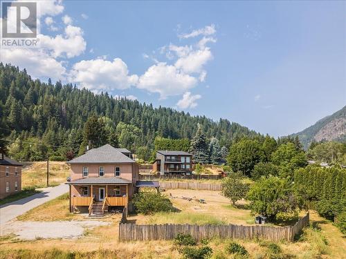 2489 Purdy Road, Robson, BC - Outdoor With View