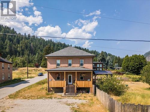 2489 Purdy Road, Robson, BC - Outdoor With Deck Patio Veranda