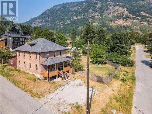 2489 Purdy Road, Robson, BC - Outdoor With View