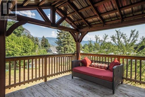 2489 Purdy Road, Robson, BC - Outdoor With Deck Patio Veranda With Exterior