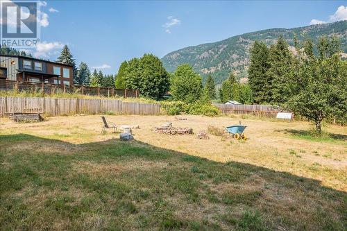 2489 Purdy Road, Robson, BC - Outdoor