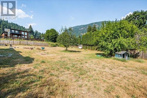 2489 Purdy Road, Robson, BC - Outdoor