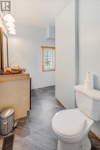 2489 Purdy Road, Robson, BC - Indoor Photo Showing Bathroom