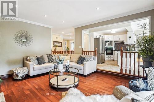 70 Glen Cannon Drive, Hamilton (Stoney Creek), ON - Indoor Photo Showing Living Room