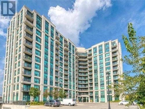 620 - 185 Oneida Crescent, Richmond Hill, ON - Outdoor With Balcony With Facade