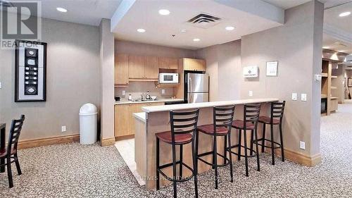 620 - 185 Oneida Crescent, Richmond Hill, ON - Indoor Photo Showing Kitchen