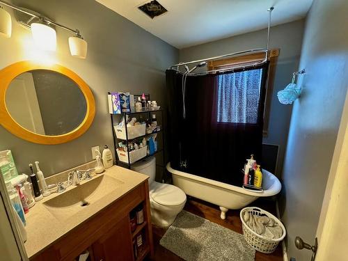 1204 Nicola Street, Kamloops, BC - Indoor Photo Showing Bathroom