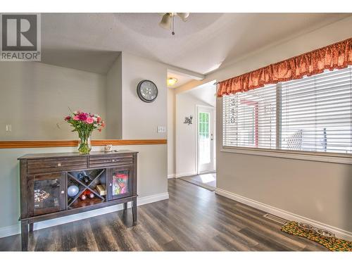 340 28 Street Ne, Salmon Arm, BC - Indoor Photo Showing Other Room