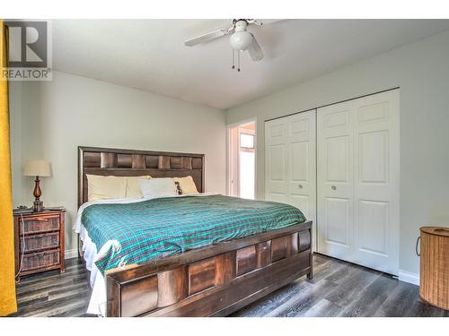 340 28 Street Ne, Salmon Arm, BC - Indoor Photo Showing Bedroom