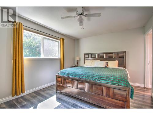 340 28 Street Ne, Salmon Arm, BC - Indoor Photo Showing Bedroom