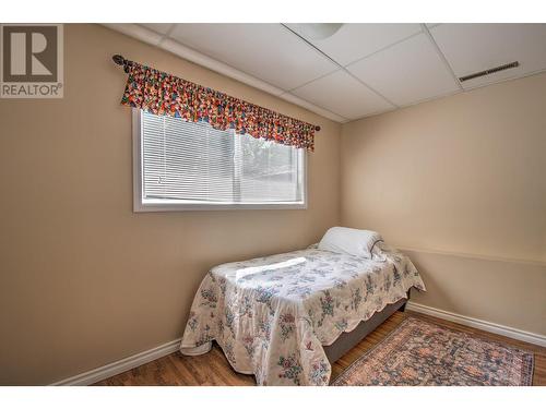 340 28 Street Ne, Salmon Arm, BC - Indoor Photo Showing Bedroom