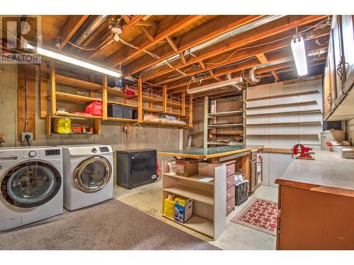 340 28 Street Ne, Salmon Arm, BC - Indoor Photo Showing Laundry Room