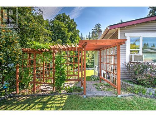 340 28 Street Ne, Salmon Arm, BC - Outdoor