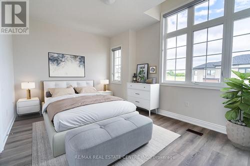 8 Pond View Gate, Hamilton, ON - Indoor Photo Showing Bedroom