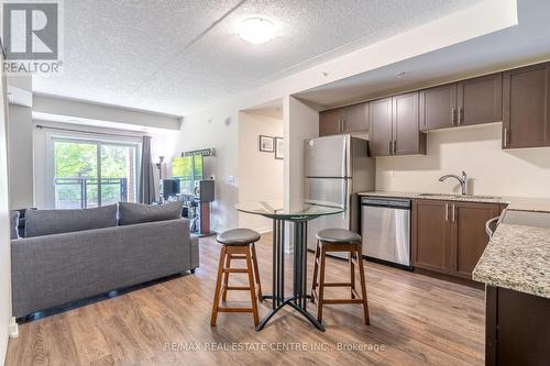 Ll14 - 25 Kay Crescent, Guelph (Guelph South), ON - Indoor Photo Showing Kitchen With Stainless Steel Kitchen