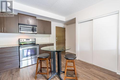 Ll14 - 25 Kay Crescent, Guelph (Guelph South), ON - Indoor Photo Showing Kitchen