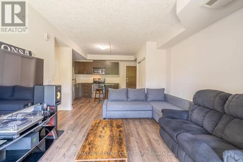 Ll14 - 25 Kay Crescent, Guelph (Guelph South), ON - Indoor Photo Showing Living Room