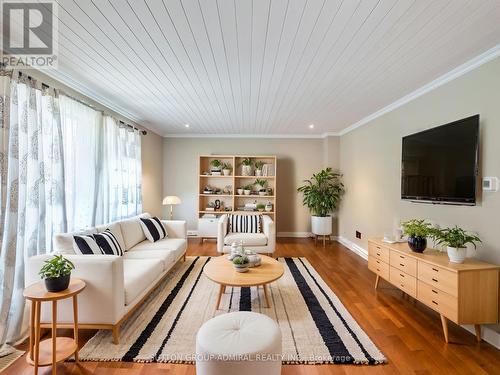 598 Brigadoon Drive, Hamilton (Gourley), ON - Indoor Photo Showing Living Room