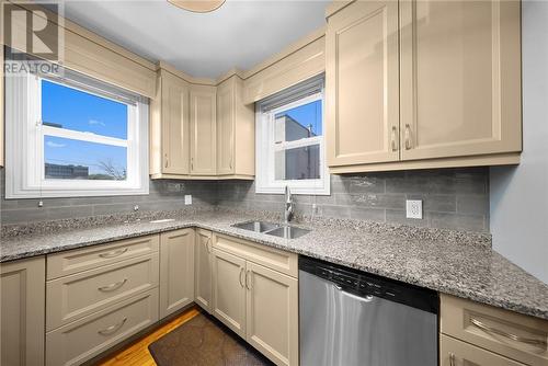 112 Beech Street, Sudbury, ON - Indoor Photo Showing Kitchen With Double Sink With Upgraded Kitchen