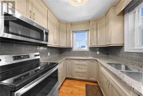 112 Beech Street, Sudbury, ON - Indoor Photo Showing Kitchen With Double Sink