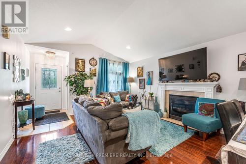 963 Bitterbush Crescent, London, ON - Indoor Photo Showing Living Room With Fireplace