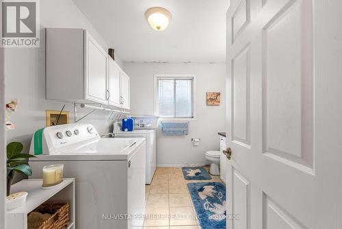 963 Bitterbush Crescent, London, ON - Indoor Photo Showing Laundry Room