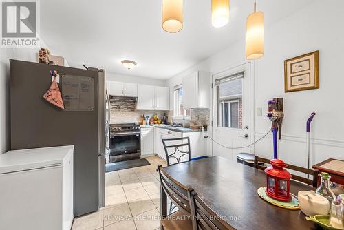 963 Bitterbush Crescent, London, ON - Indoor Photo Showing Kitchen