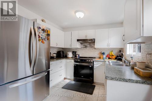 963 Bitterbush Crescent, London, ON - Indoor Photo Showing Kitchen With Double Sink